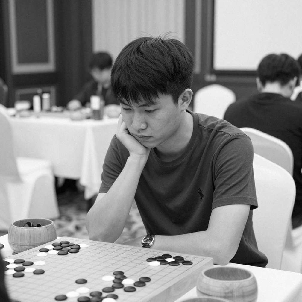 Giải Cờ Vua Toàn Cầu 2026: Carlsen Trở Lại, Ấn Độ Cất Tiếng Nói, Và Bài Toán Lịch Thi Đấu Khắc Nghiệt