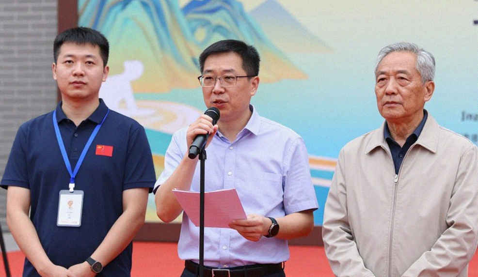 Bầu cử FIDE ở Samarkand: Rosenstein, khoảng trống Carlsen và cuộc chiến quyền lực sau cánh gà
